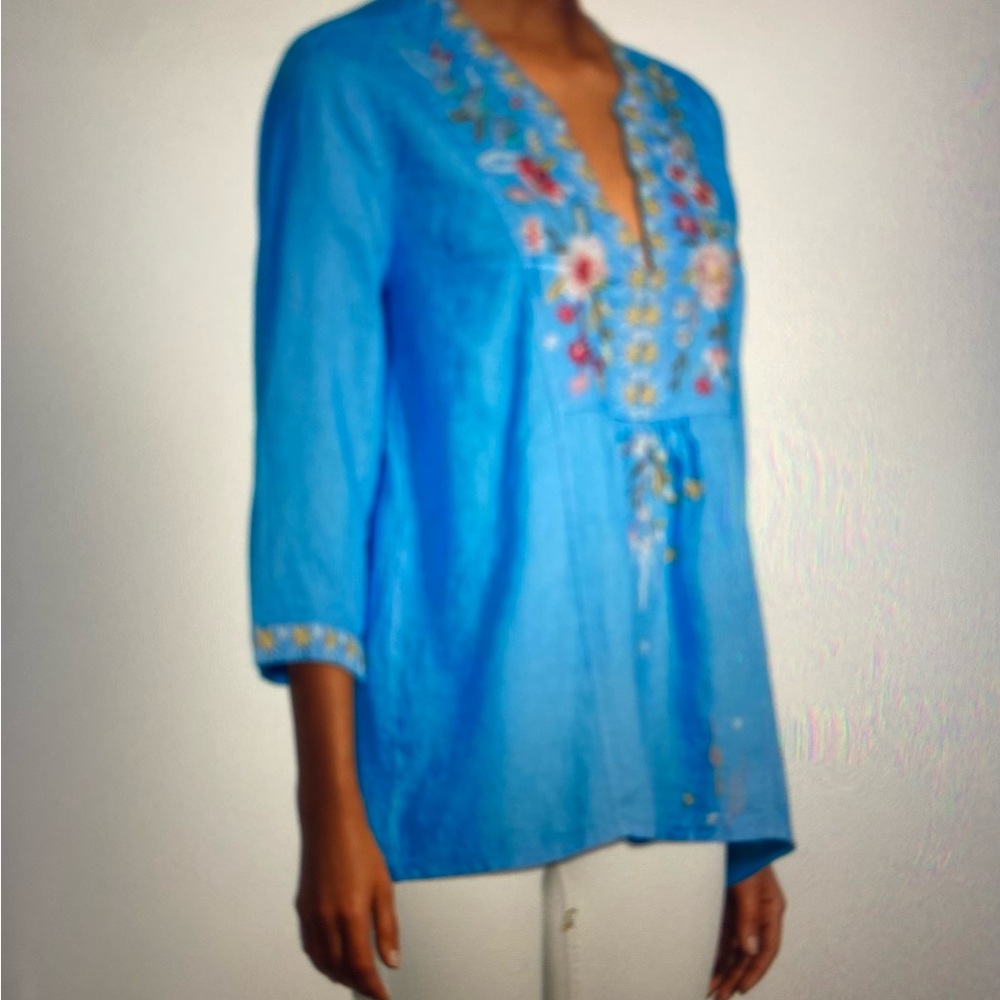 💰CLEARING MY CLOSET SALE💰 Johnny Was Embroidered High Low Tunic Top - Picture 2 of 15